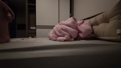 小母狗五一假期就千里送求草，还喊着快点插她